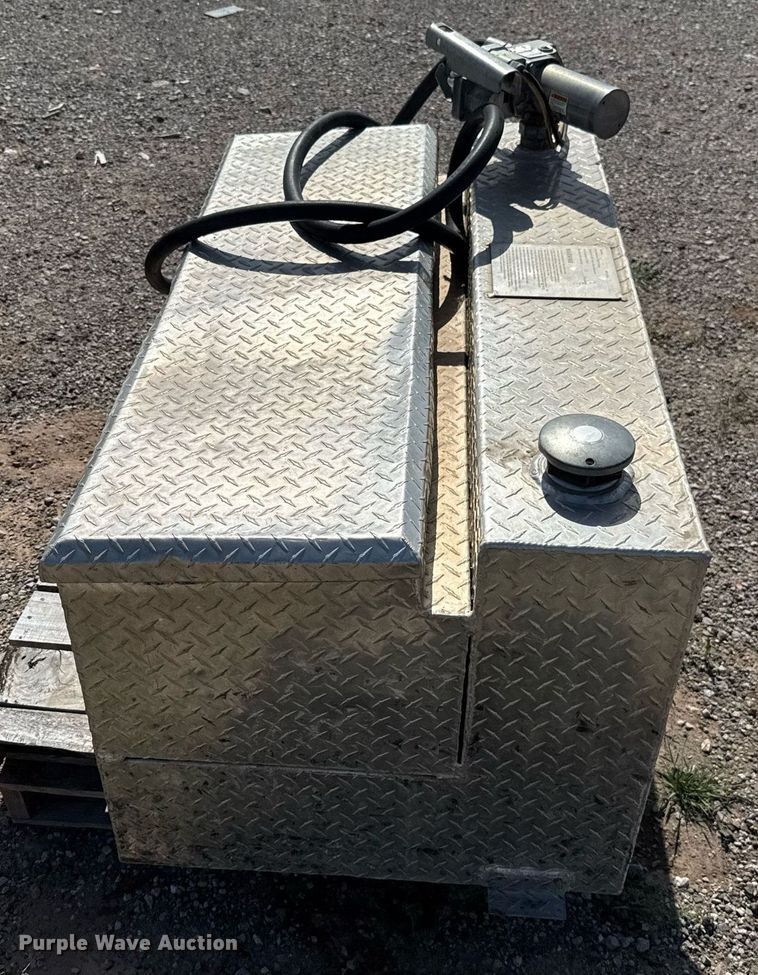 image for item DW5159 2018 Curt Group diesel fuel tank