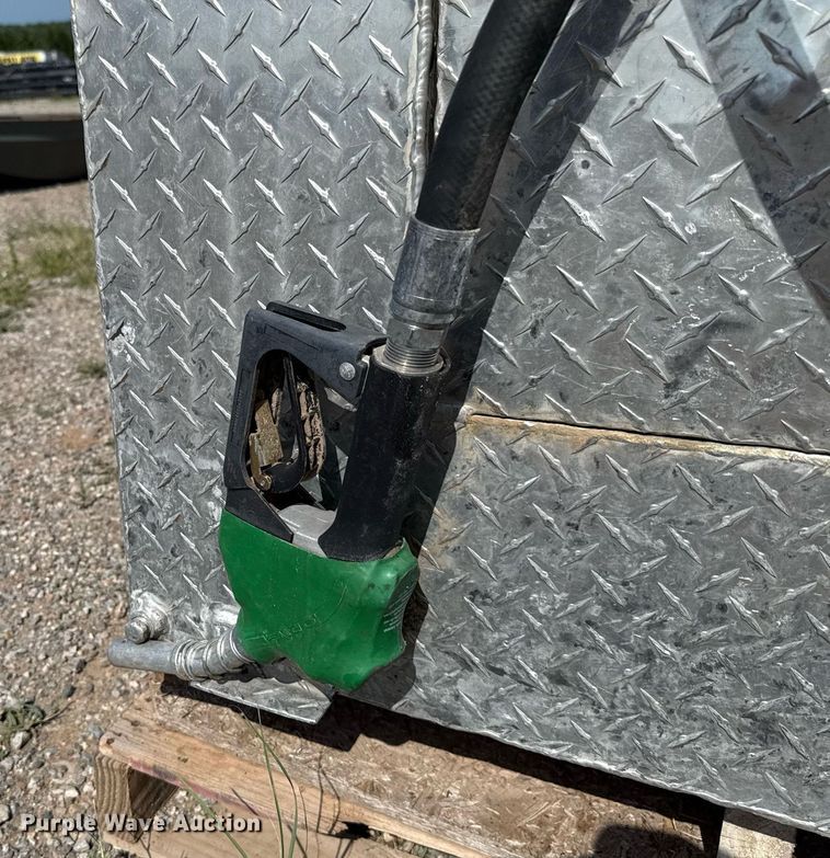 image for item DW5159 2018 Curt Group diesel fuel tank