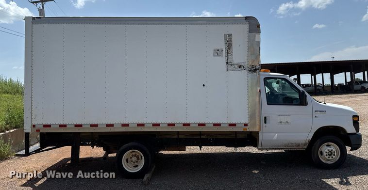image for item DW5176 2016 Ford E350 box truck