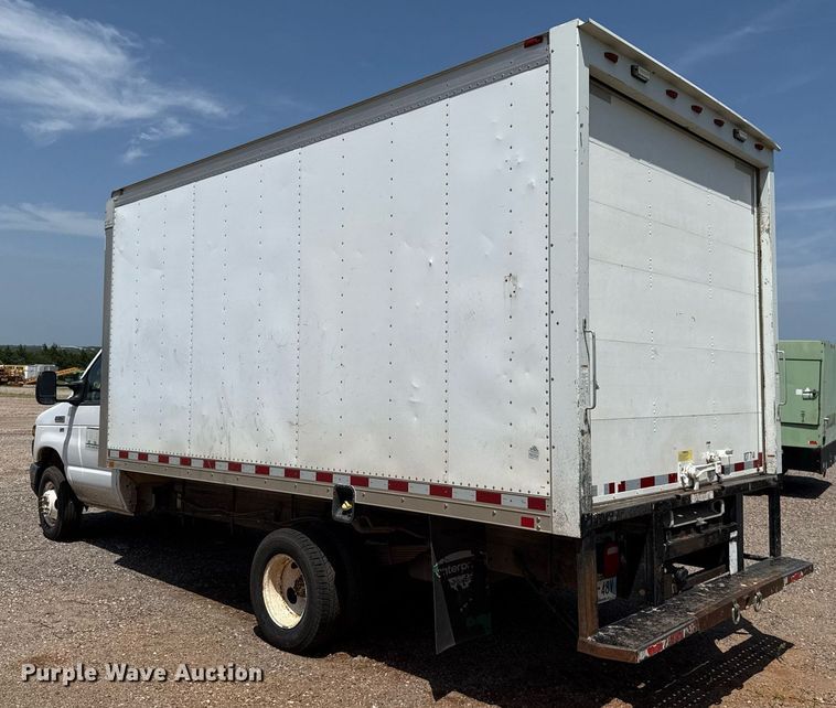image for item DW5176 2016 Ford E350 box truck