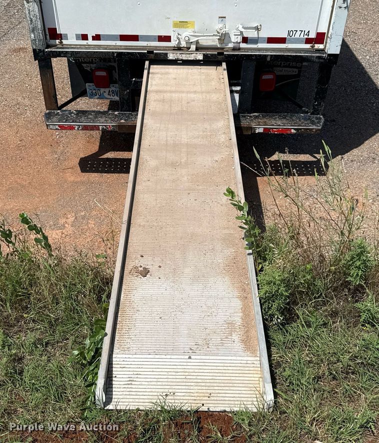 image for item DW5176 2016 Ford E350 box truck