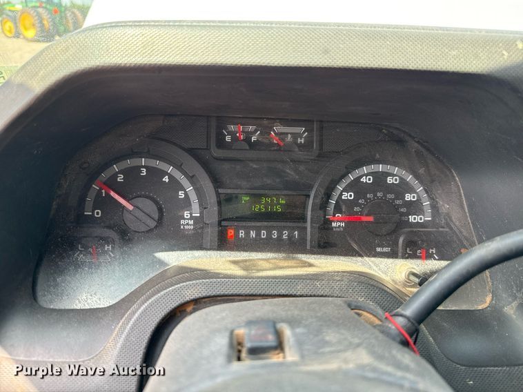 image for item DW5176 2016 Ford E350 box truck