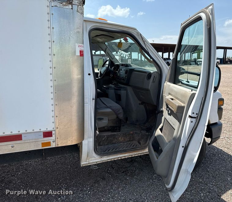 image for item DW5176 2016 Ford E350 box truck