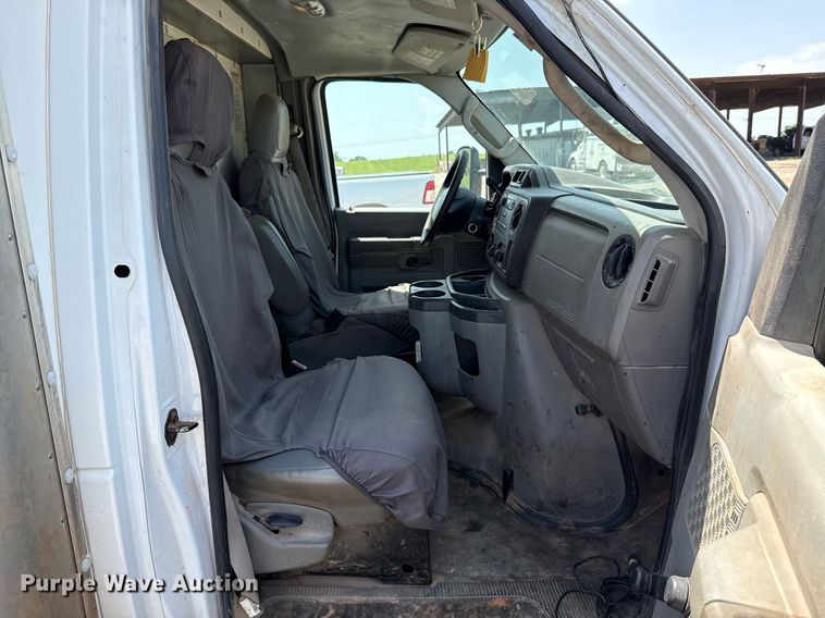 image for item DW5176 2016 Ford E350 box truck