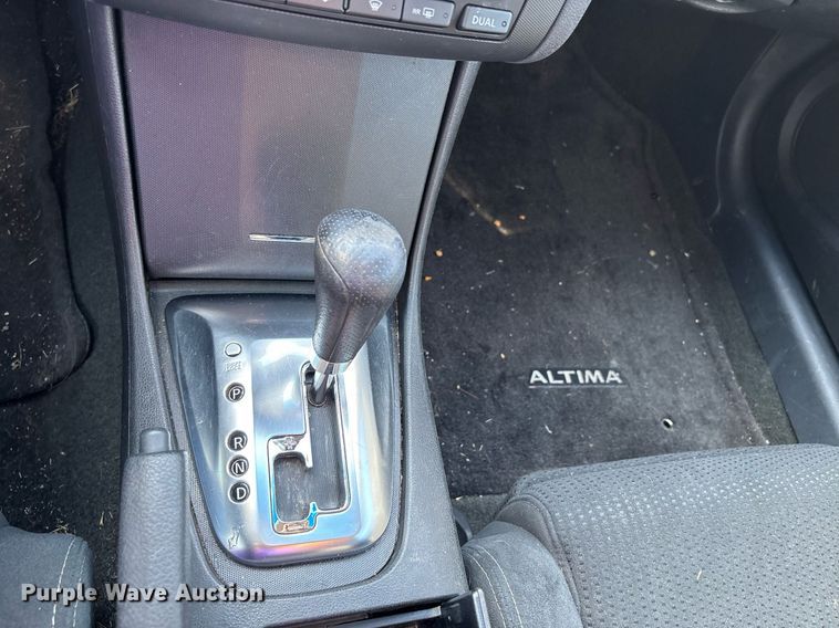 image for item DW7220 2012 Nissan Altima  