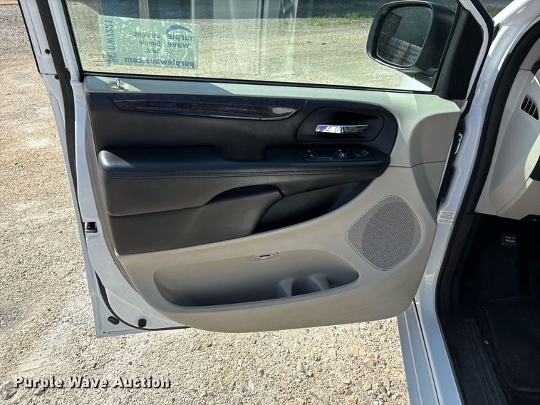 image for item DW7221 2017 Dodge Grand Caravan van