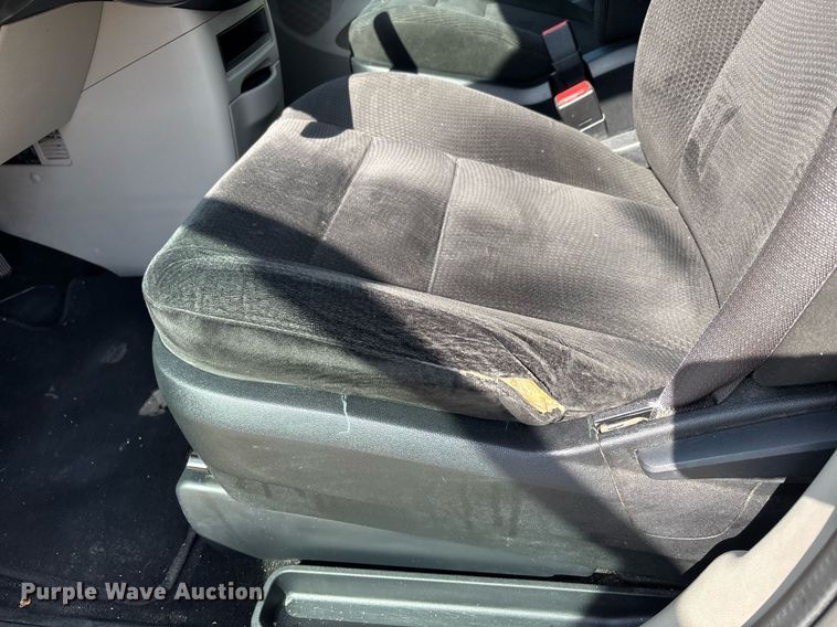 image for item DW7221 2017 Dodge Grand Caravan van