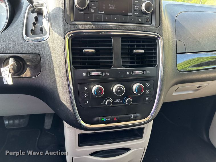 image for item DW7221 2017 Dodge Grand Caravan van