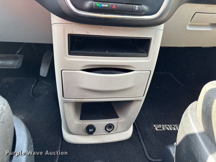 image for item DW7221 2017 Dodge Grand Caravan van