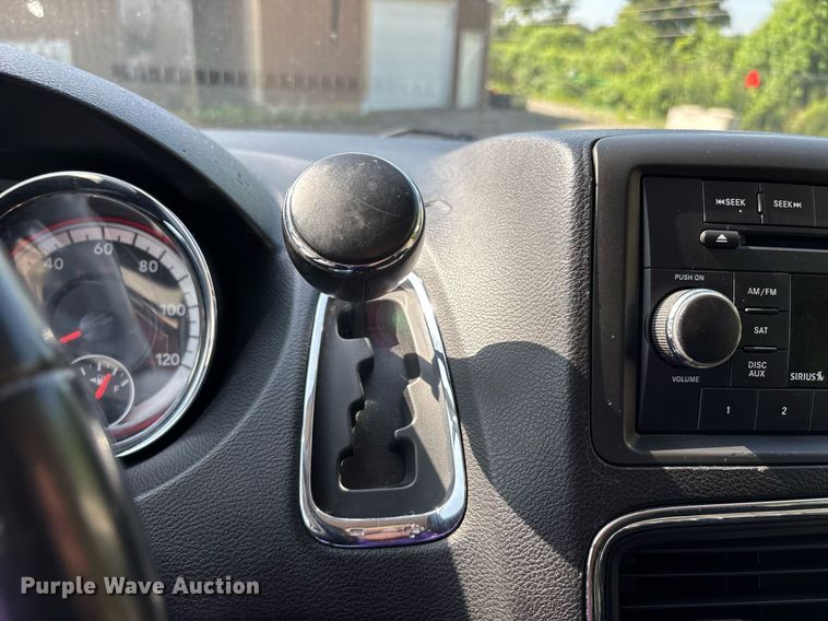 image for item DW7221 2017 Dodge Grand Caravan van