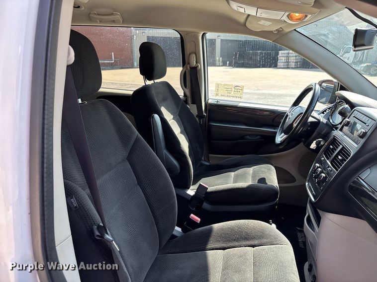 image for item DW7221 2017 Dodge Grand Caravan van