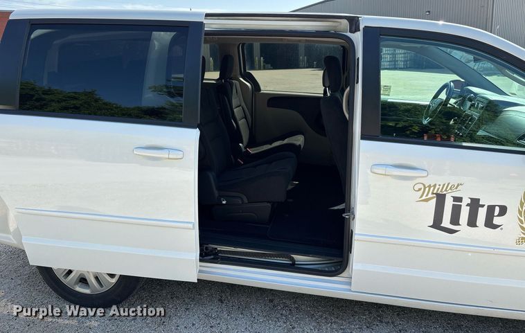 image for item DW7221 2017 Dodge Grand Caravan van