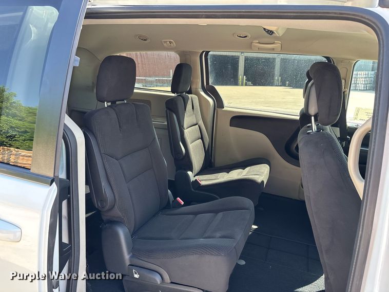 image for item DW7221 2017 Dodge Grand Caravan van