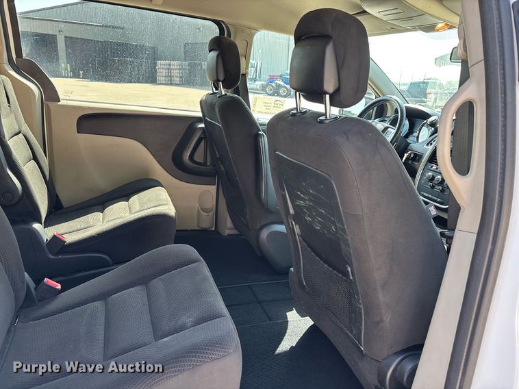 image for item DW7221 2017 Dodge Grand Caravan van