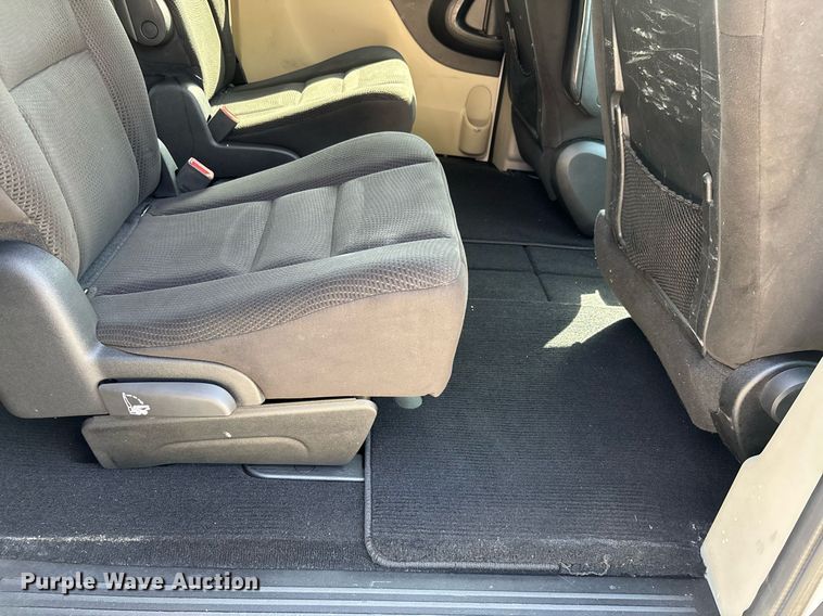 image for item DW7221 2017 Dodge Grand Caravan van