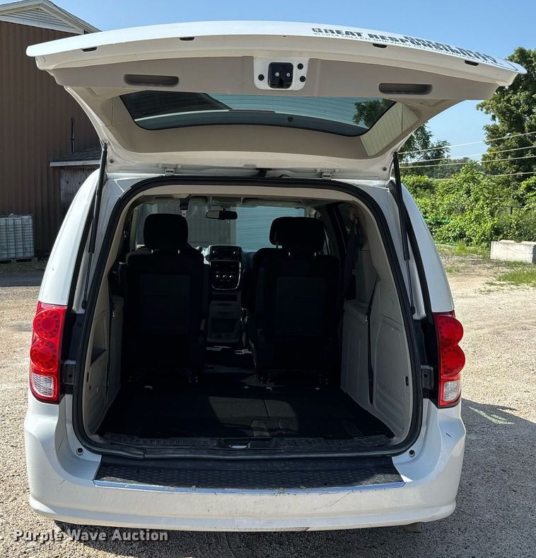 image for item DW7221 2017 Dodge Grand Caravan van