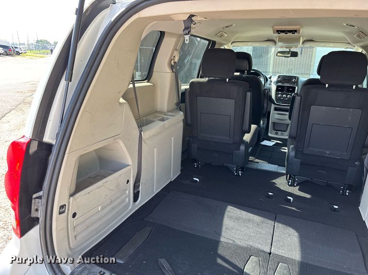 image for item DW7221 2017 Dodge Grand Caravan van