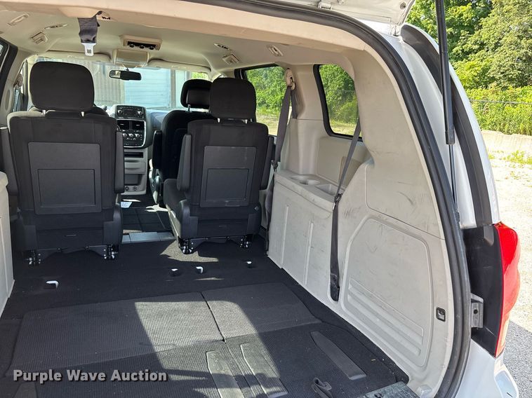 image for item DW7221 2017 Dodge Grand Caravan van