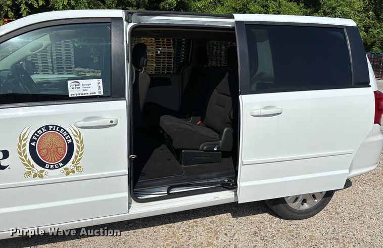 image for item DW7221 2017 Dodge Grand Caravan van