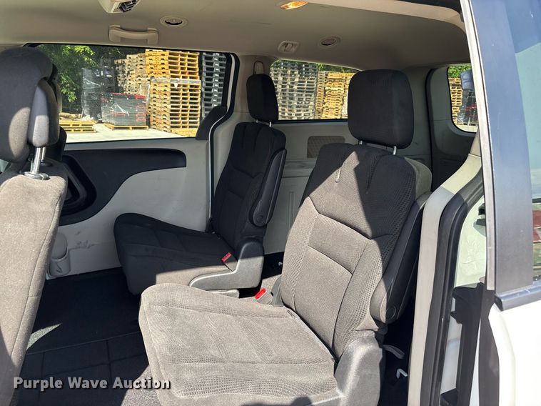 image for item DW7221 2017 Dodge Grand Caravan van