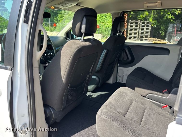 image for item DW7221 2017 Dodge Grand Caravan van