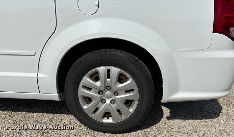 image for item DW7221 2017 Dodge Grand Caravan van