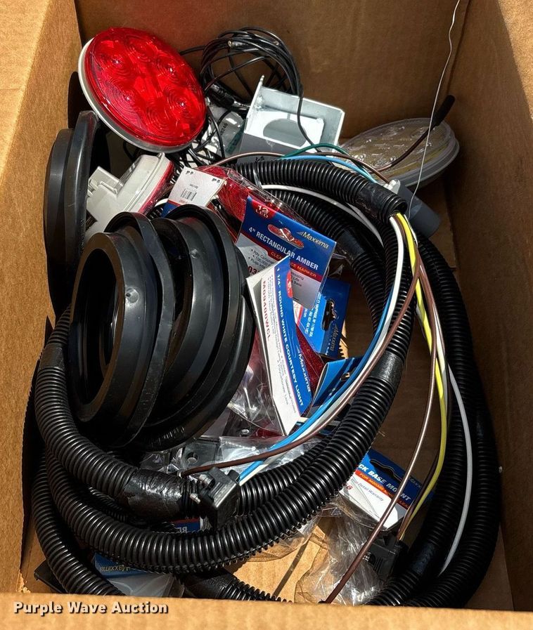 image for item DW7226 RKI S5680 utility bed