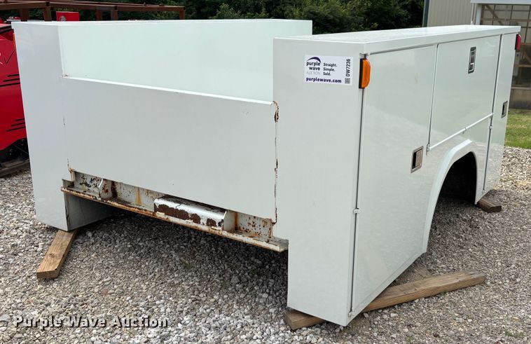 image for item DW7236 RKI S5680 utility bed