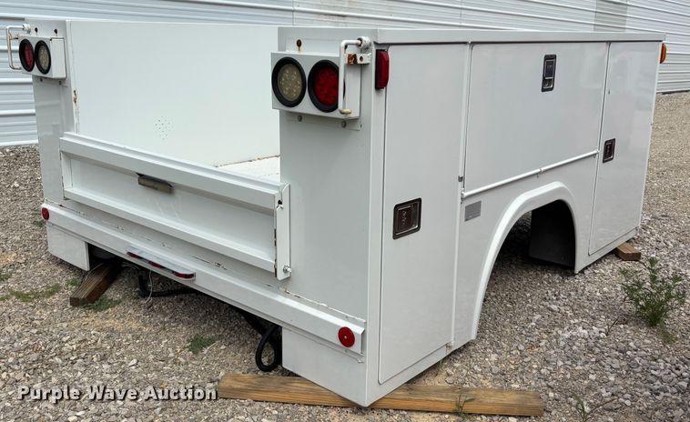 image for item DW7236 RKI S5680 utility bed