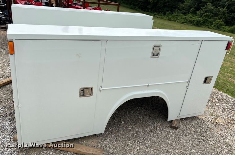 image for item DW7236 RKI S5680 utility bed