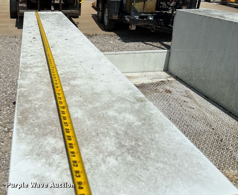 image for item DW7236 RKI S5680 utility bed