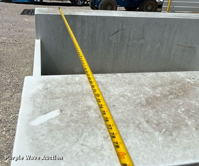 image for item DW7236 RKI S5680 utility bed