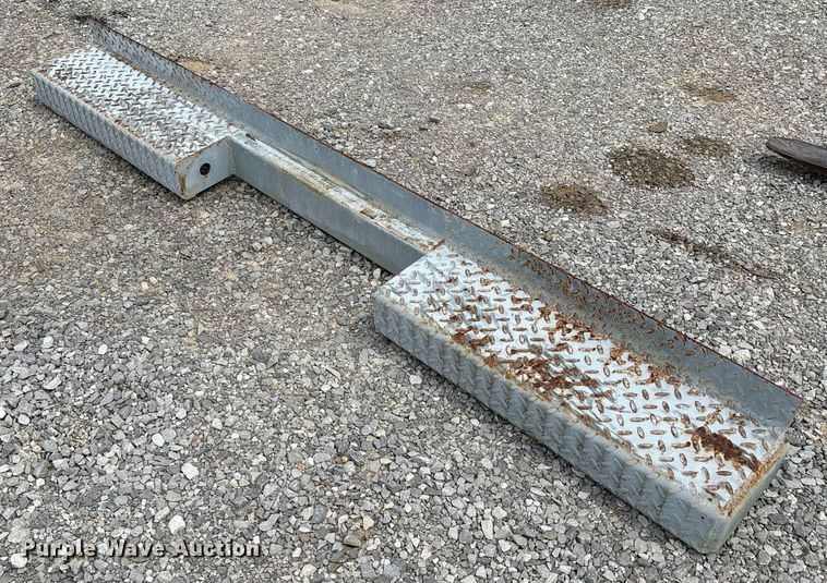 image for item DW7236 RKI S5680 utility bed