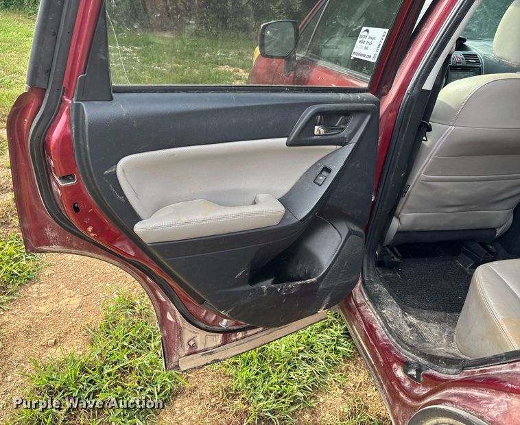 image for item DW7237 2014 Subaru Forester SUV