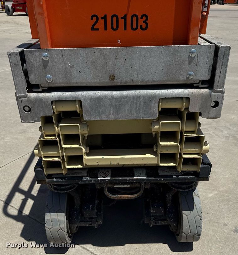 image for item DX5675 2012 JLG 1930ES scissor lift