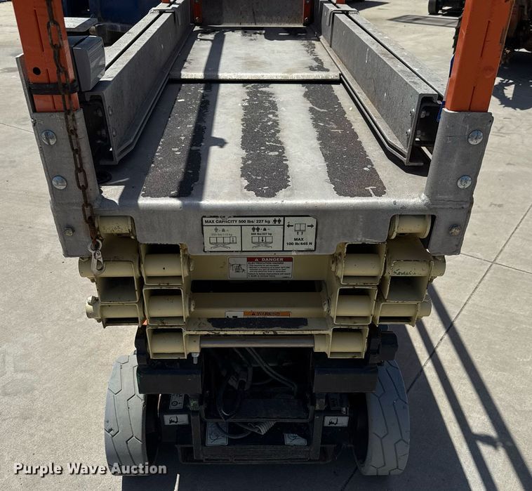 image for item DX5675 2012 JLG 1930ES scissor lift