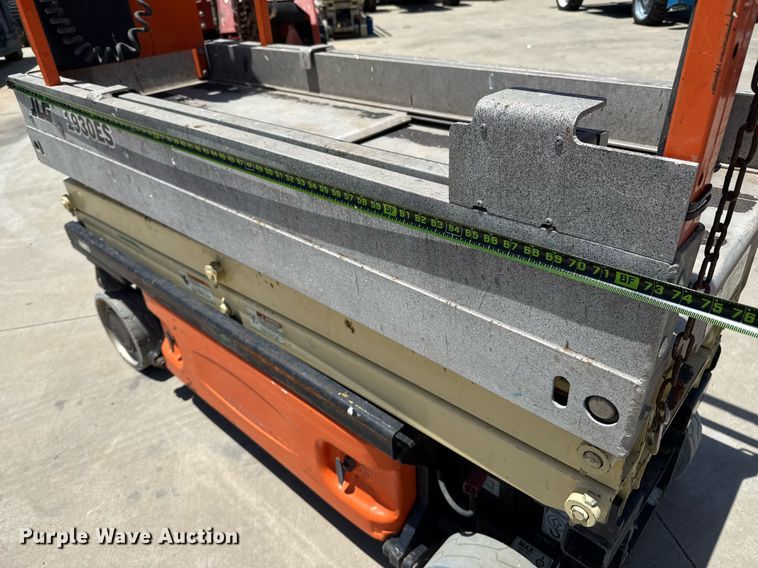 image for item DX5675 2012 JLG 1930ES scissor lift