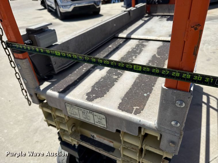 image for item DX5675 2012 JLG 1930ES scissor lift