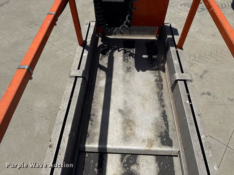 image for item DX5675 2012 JLG 1930ES scissor lift