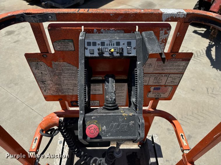 image for item DX5675 2012 JLG 1930ES scissor lift
