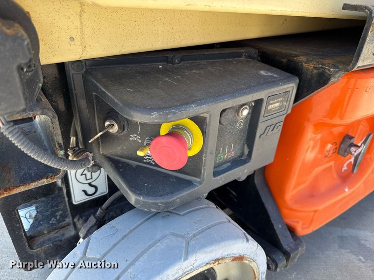 image for item DX5675 2012 JLG 1930ES scissor lift