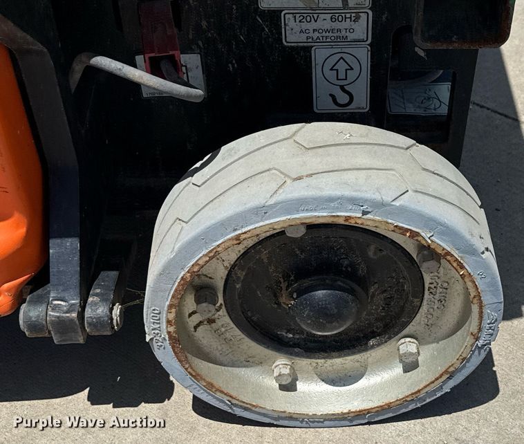 image for item DX5675 2012 JLG 1930ES scissor lift