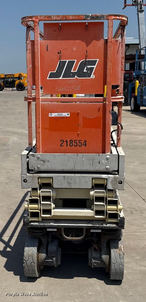 image for item DX5676 2013 JLG 1930ES scissor lift