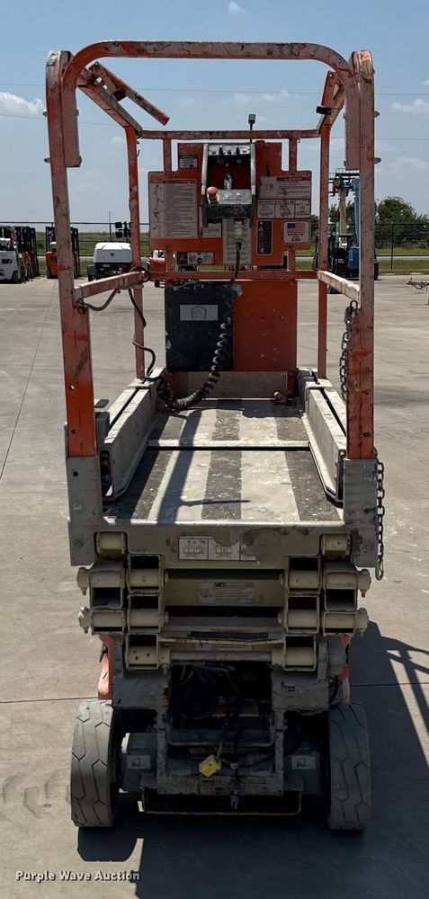 image for item DX5676 2013 JLG 1930ES scissor lift