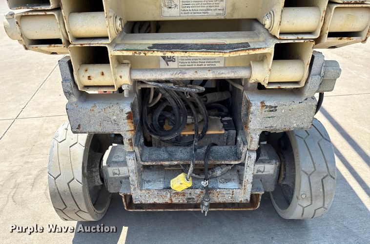 image for item DX5676 2013 JLG 1930ES scissor lift