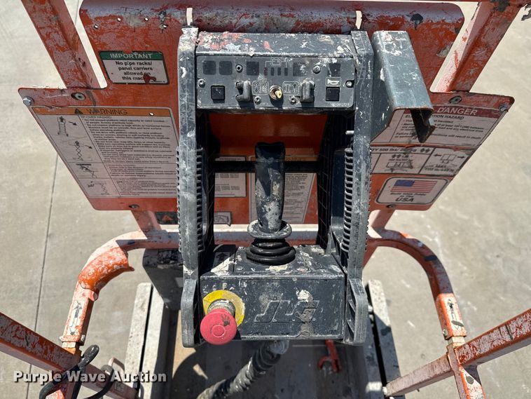 image for item DX5676 2013 JLG 1930ES scissor lift