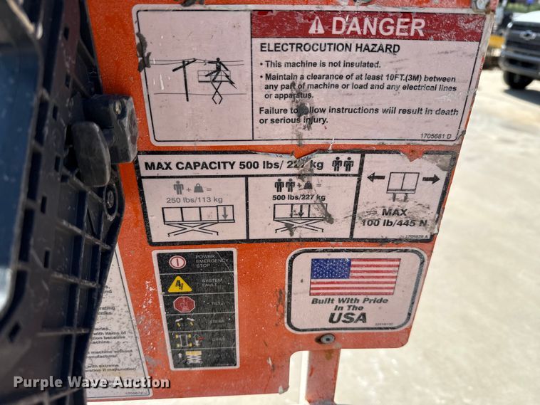 image for item DX5676 2013 JLG 1930ES scissor lift