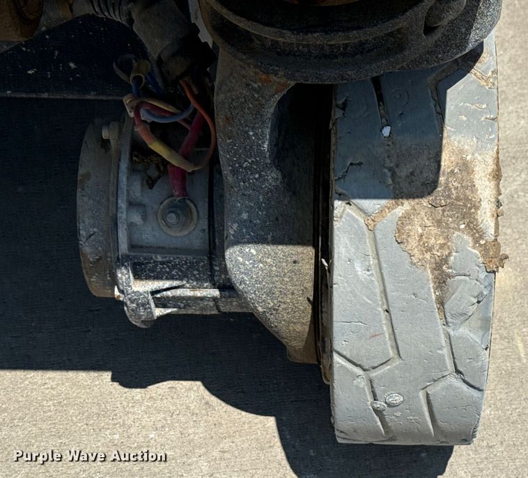 image for item DX5676 2013 JLG 1930ES scissor lift