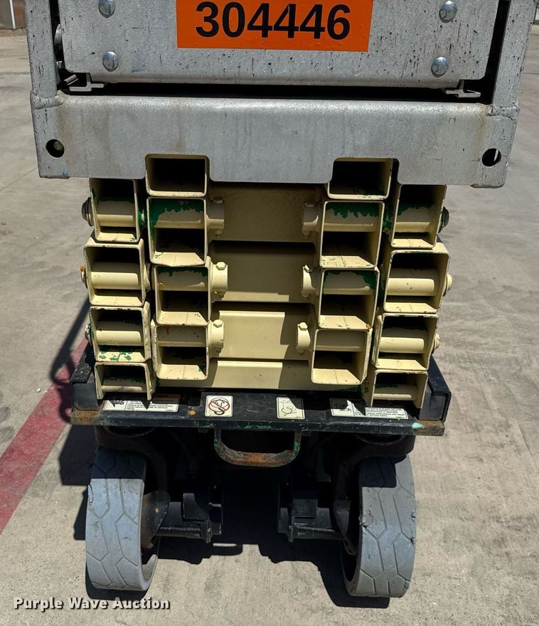 image for item DX5678 2012 JLG 2630ES scissor lift