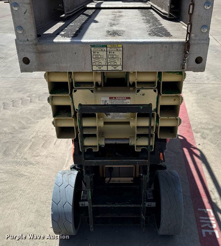 image for item DX5678 2012 JLG 2630ES scissor lift